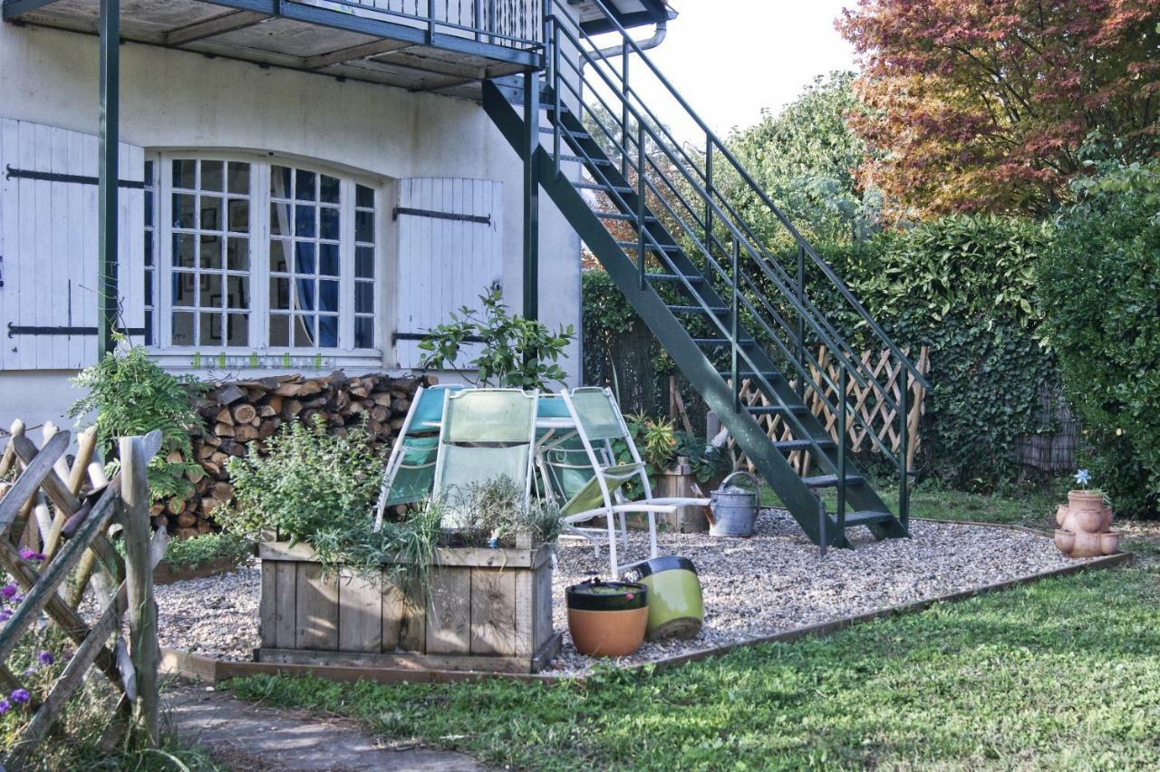 Le Grenier De Louisette Acomodação com café da manhã Libourne Exterior foto