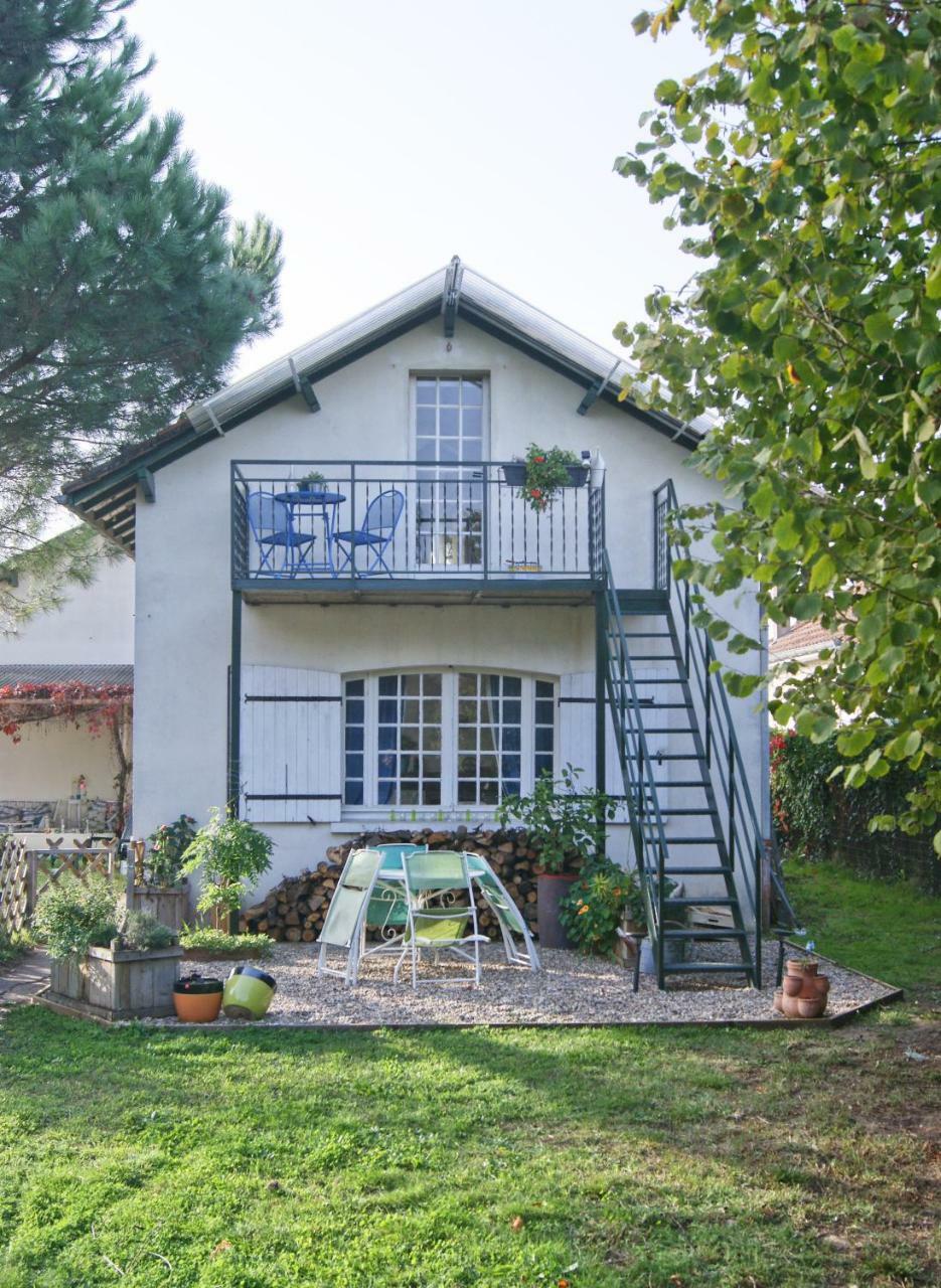 Le Grenier De Louisette Acomodação com café da manhã Libourne Exterior foto